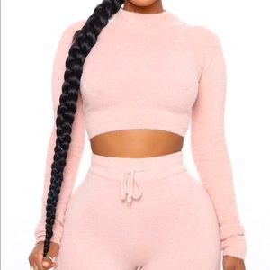 Long Sleeve Crop Top
Mock Neck
Stretch
100% Nylon